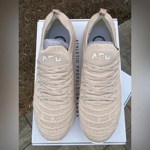 NWT APL Techloom Wave Mens 12 in Warm Silk/Ivory